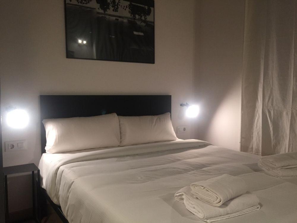 L'Escudellers By The Streets Apartment Barcelona Bagian luar foto