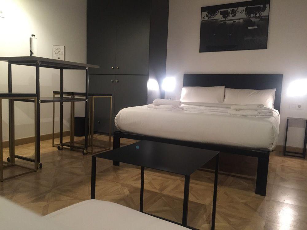 L'Escudellers By The Streets Apartment Barcelona Bagian luar foto