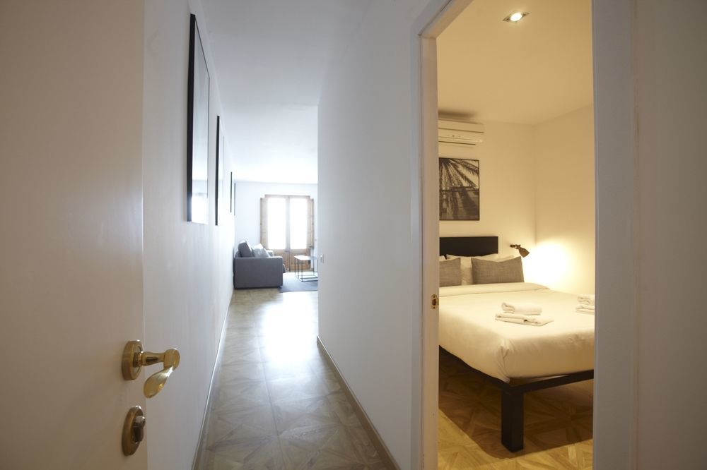 L'Escudellers By The Streets Apartment Barcelona Bagian luar foto