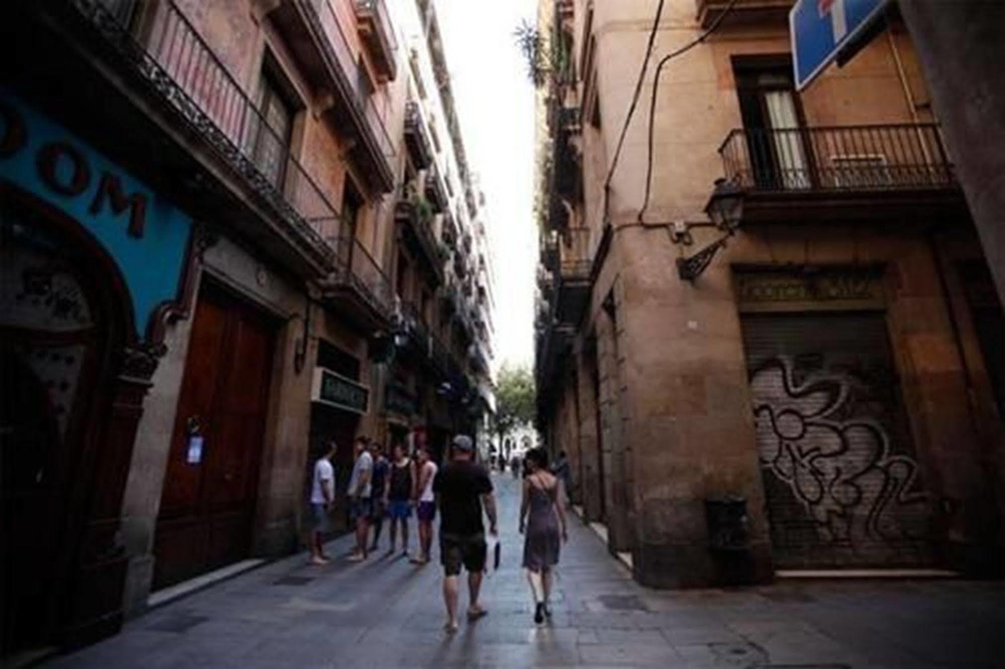L'Escudellers By The Streets Apartment Barcelona Bagian luar foto