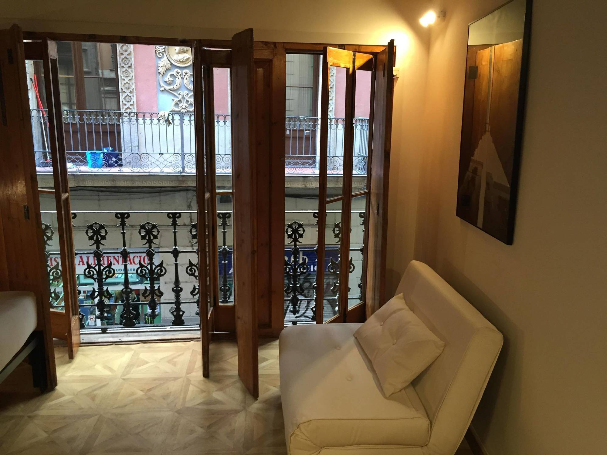 L'Escudellers By The Streets Apartment Barcelona Bagian luar foto