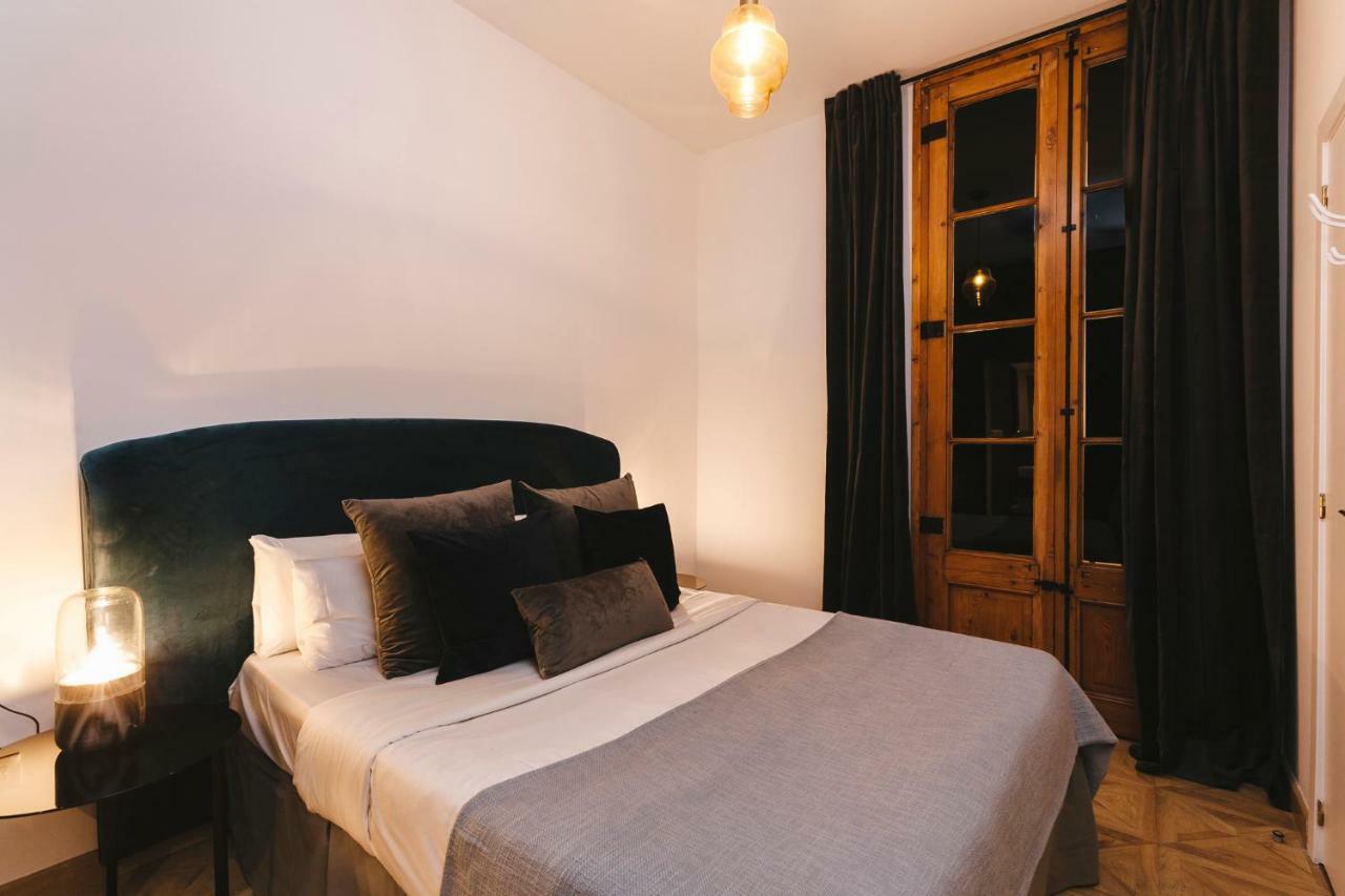 L'Escudellers By The Streets Apartment Barcelona Bagian luar foto