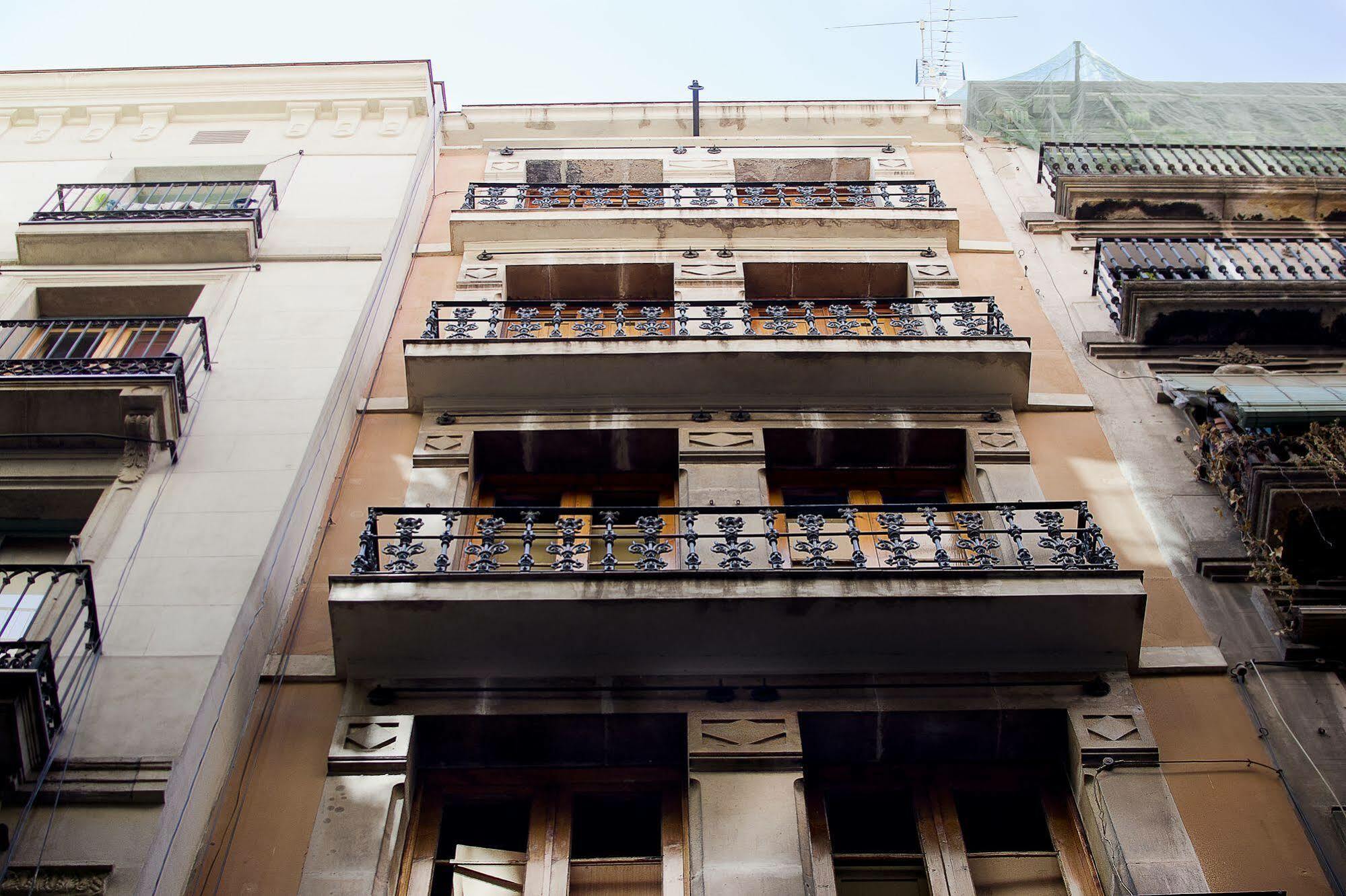 L'Escudellers By The Streets Apartment Barcelona Bagian luar foto